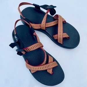 CHACO Women's Z2 classic athletic/hiking SIZE 11